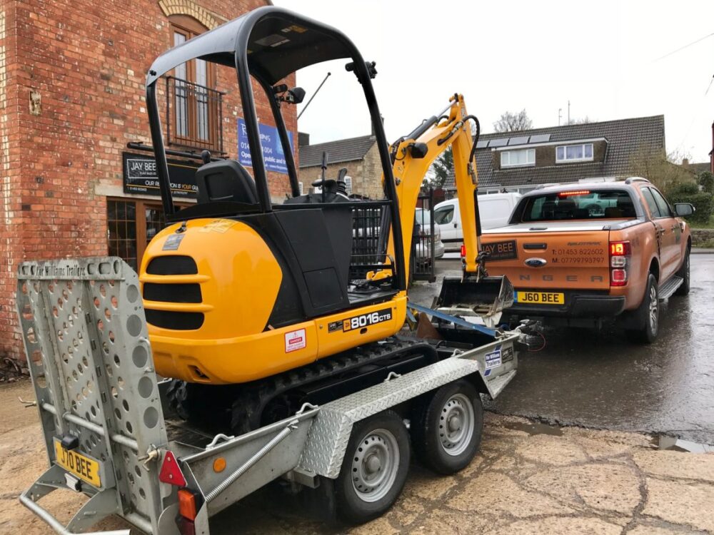 JCB 8016 Mini Digger off to Dorset Jay Bee Plant Sales