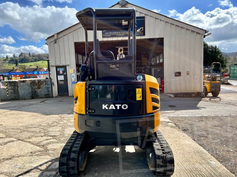 5630-Kato-HD27V4-excavator-4