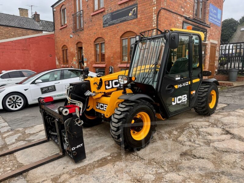 6140-JCB-525-60-telehandler-1