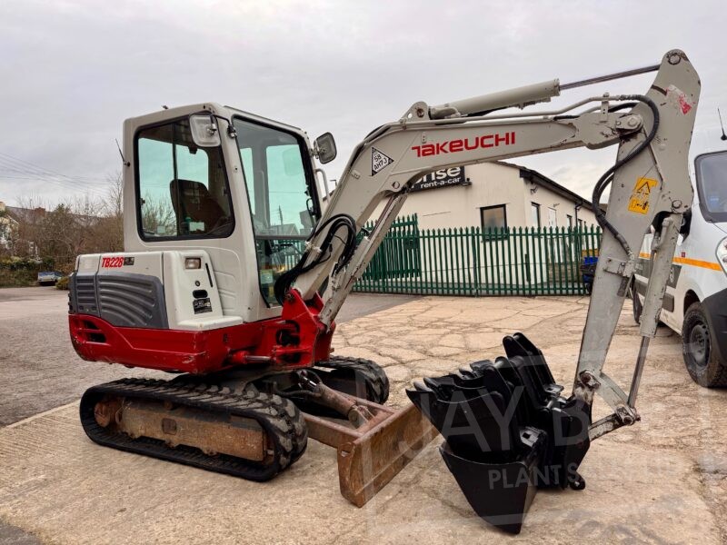 6237-Takeuchi-TB228-excavator-2