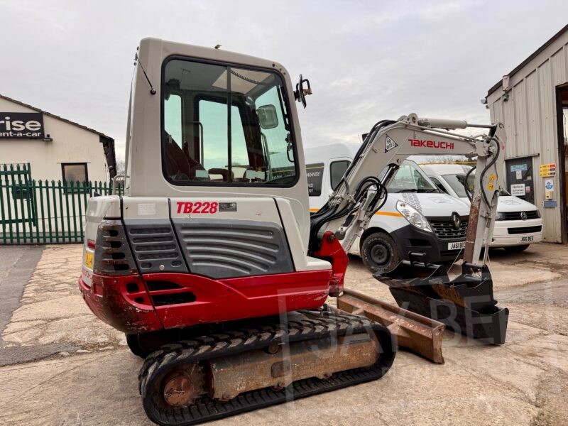 6237-Takeuchi-TB228-excavator-3