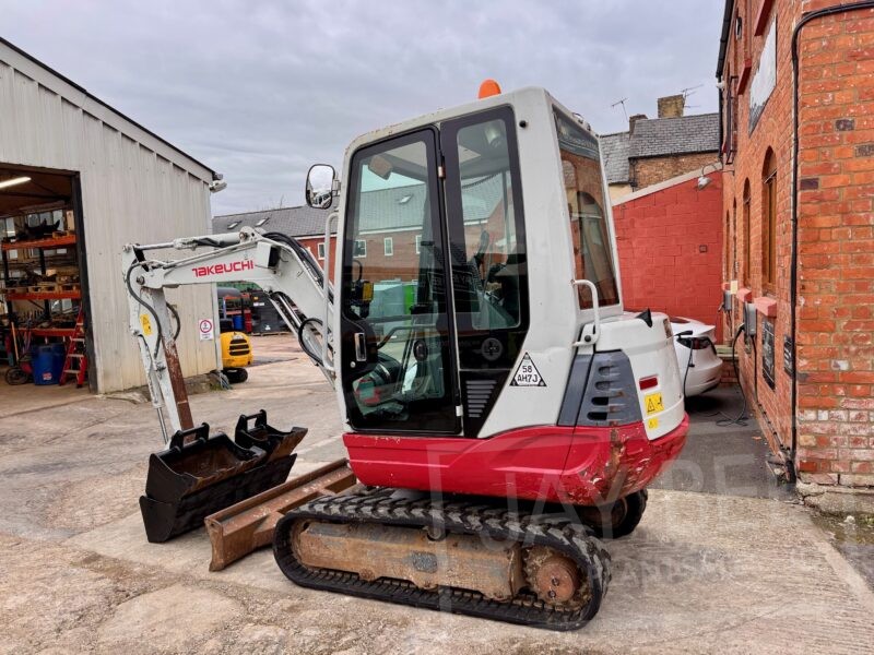 6237-Takeuchi-TB228-excavator-4