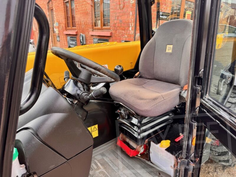 6278-JCB-525-60-telehandler-7