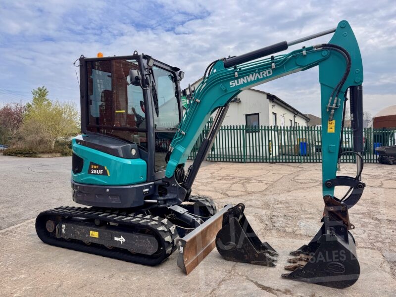 6293-Sunward-SWE25UK-excavator-2