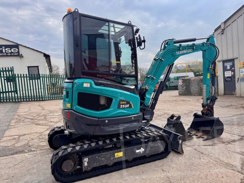 6293-Sunward-SWE25UK-excavator-3