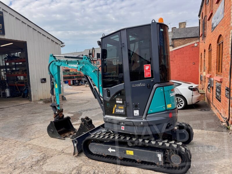 6293-Sunward-SWE25UK-excavator-5