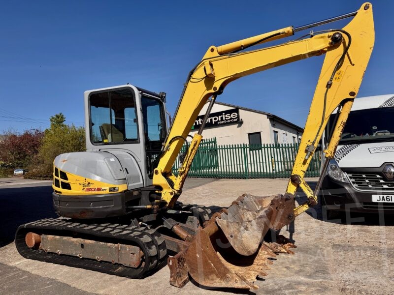6298-New-Holland-E50-excavator-2