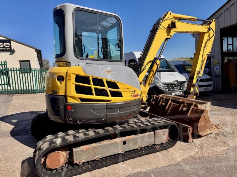 6298-New-Holland-E50-excavator-3
