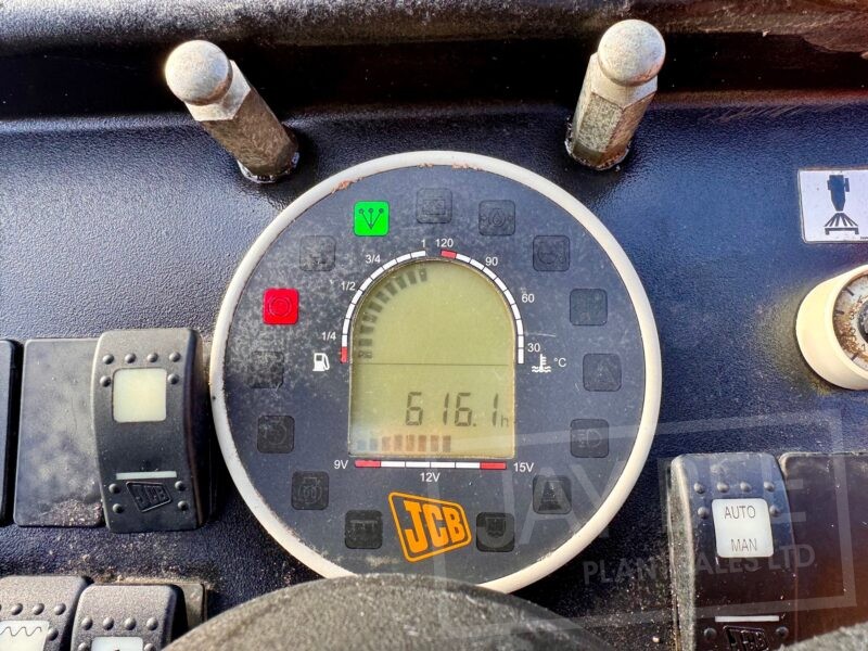 6301-JCB-VMT260-120-roller-7