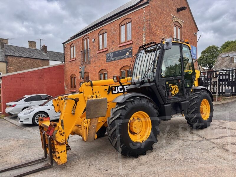 6317-JCB-535-125-telehandler-1