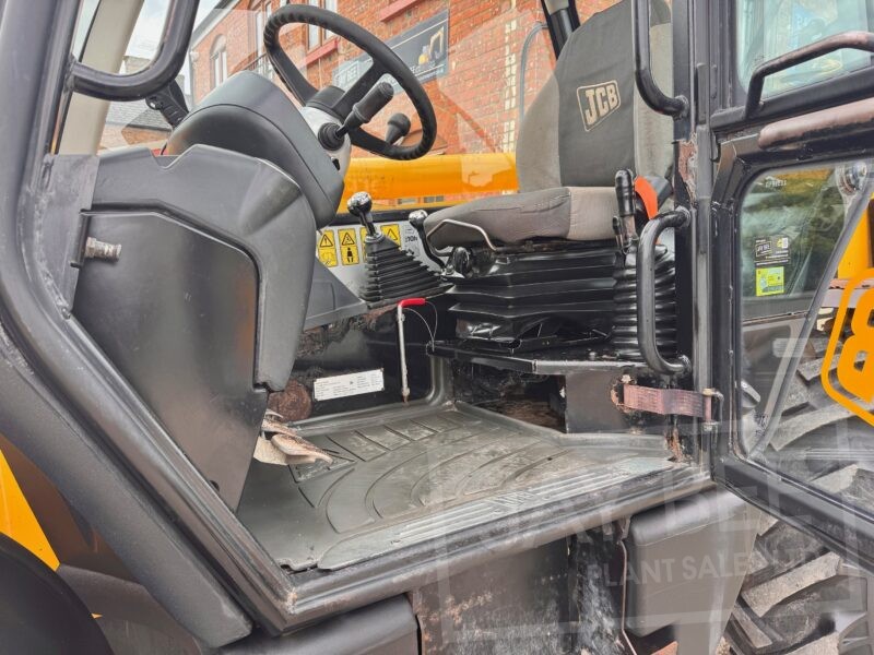 6317-JCB-535-125-telehandler-7