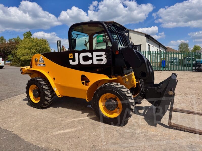6322-JCB-520-40-telehandler-2