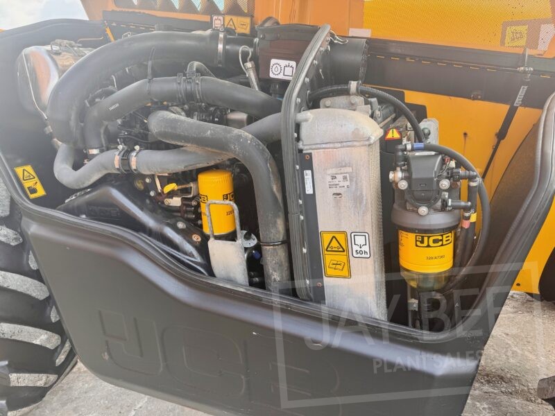 6332-JCB-531-70-telehandler-11