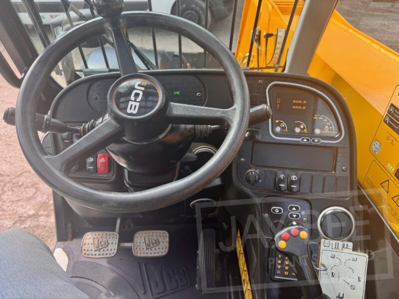 6332-JCB-531-70-telehandler-9