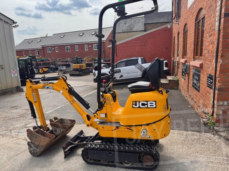8008-JCB-micro-excavator-5