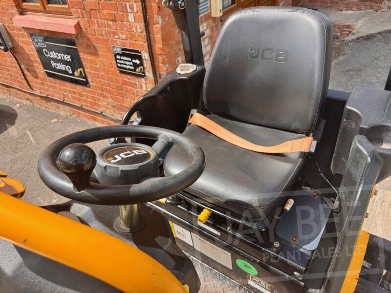 6339-JCB-CT260-120-roller-7