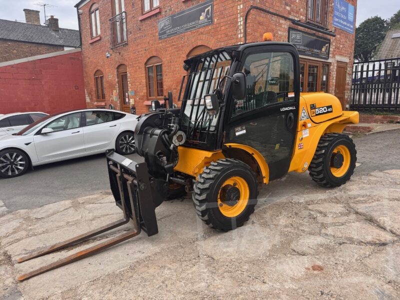 6374-JCB-520-40-telehandler-1