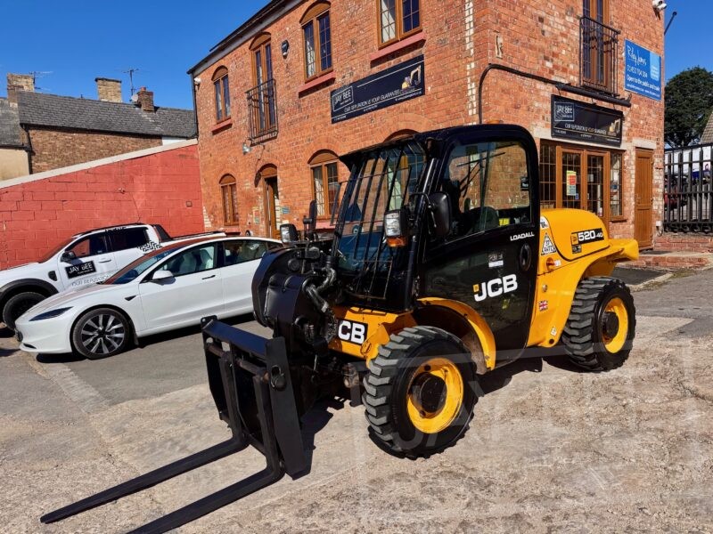 6373-JCB-520-40-telehandler-1