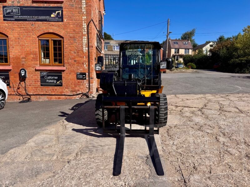 6373-JCB-520-40-telehandler-2