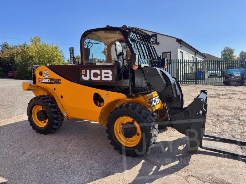 6373-JCB-520-40-telehandler-3
