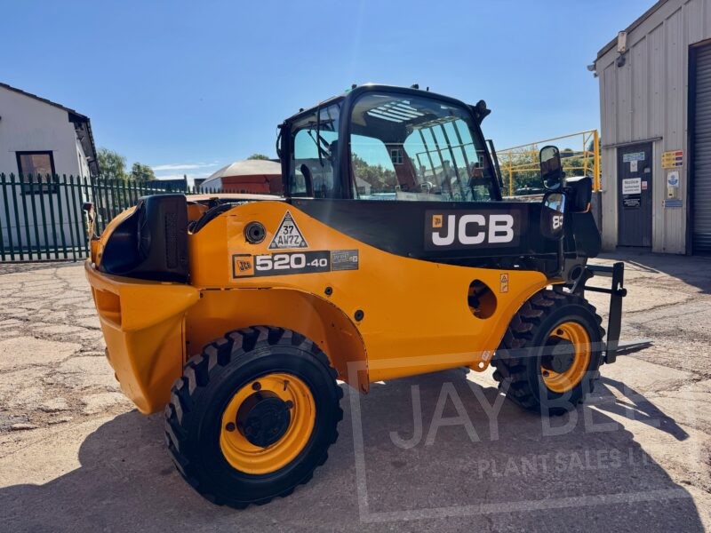 6373-JCB-520-40-telehandler-4