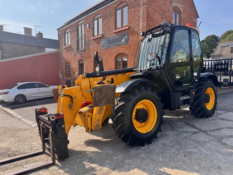6385-JCB-535-125-telehandler-1