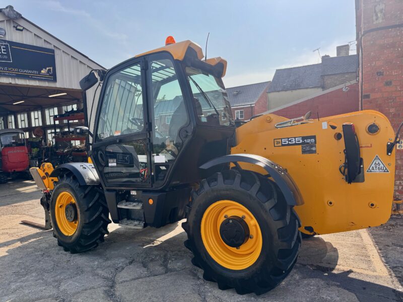 6385-JCB-535-125-telehandler-7