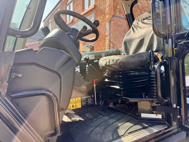 6385-JCB-535-125-telehandler-9