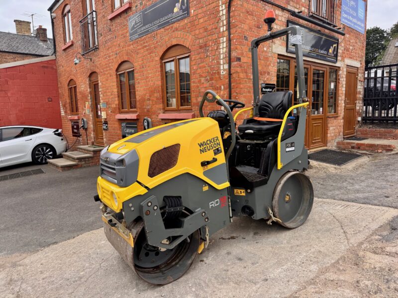 6391-wacker-neuson-rd18-roller-1