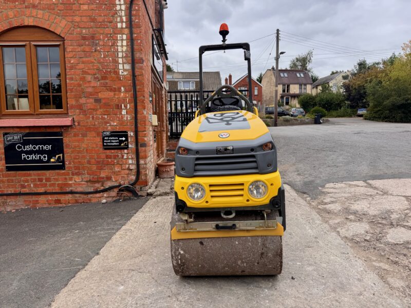 6391-wacker-neuson-rd18-roller-2