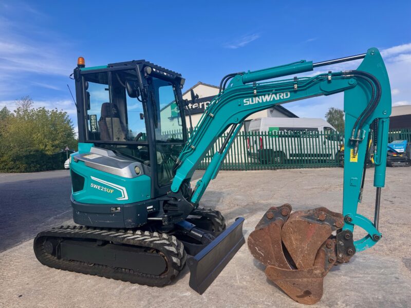6392-sunward-SWE25-excavator-2