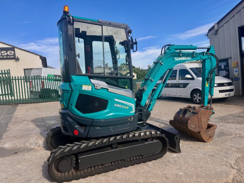 6392-sunward-SWE25-excavator-3