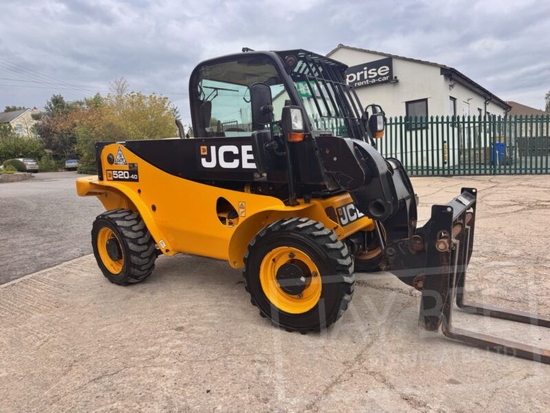 6405-JCB-520-40-telehandler-2
