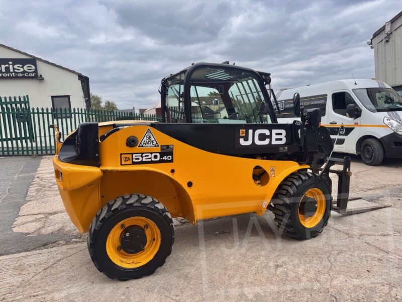 6405-JCB-520-40-telehandler-3