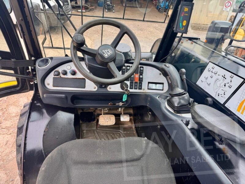 6405-JCB-520-40-telehandler-7